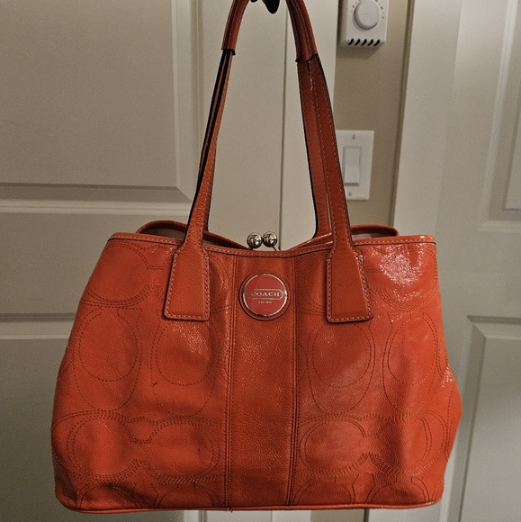 Coral Coach Purse - Picture 6 of 7